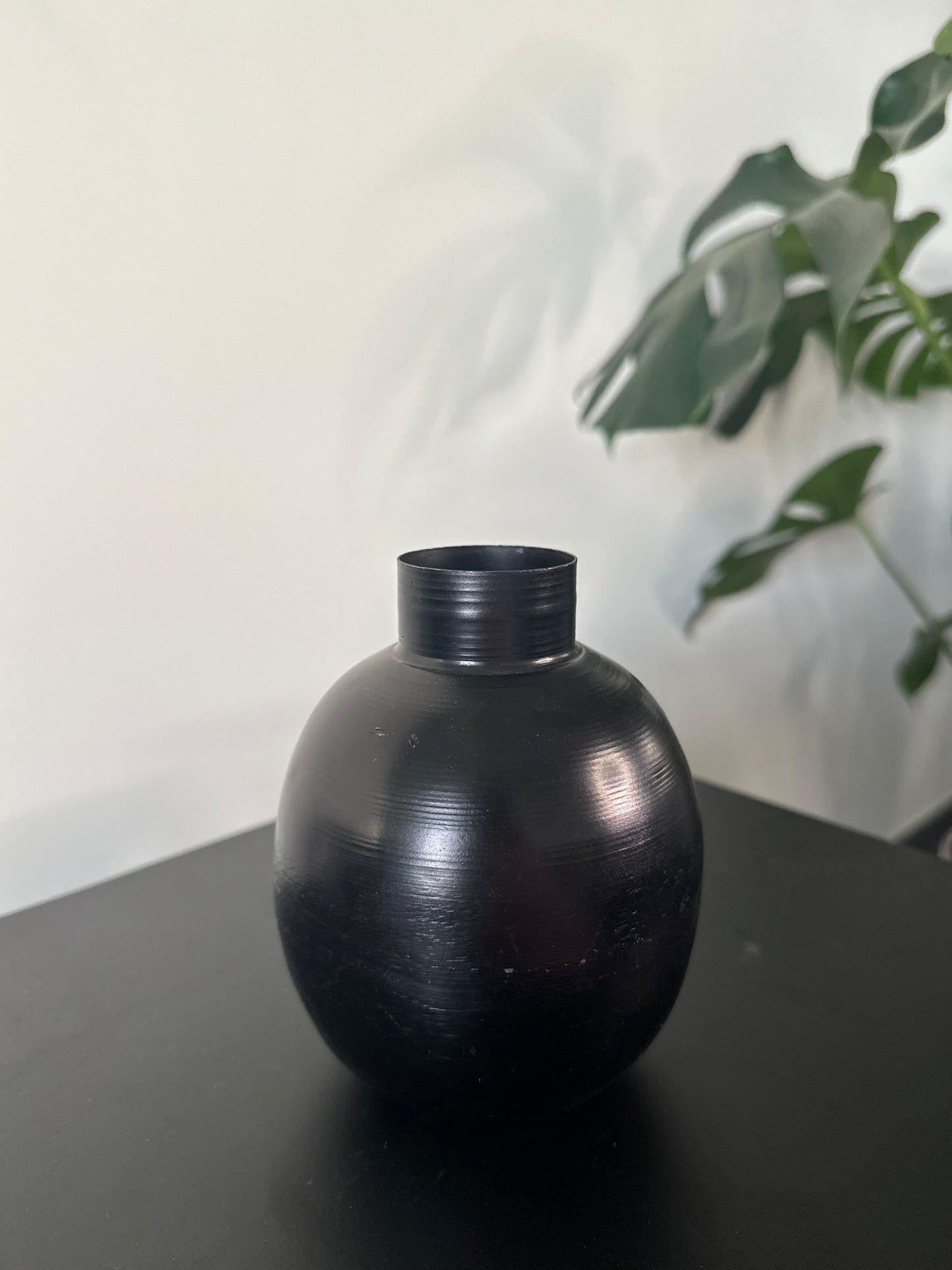 Vaas - small - black